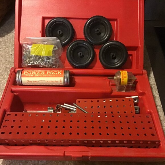 NOS Vintage Gilbert Erector Set - Motor - Red Case - Instructions - Fun !!!! - Picture 8 of 14